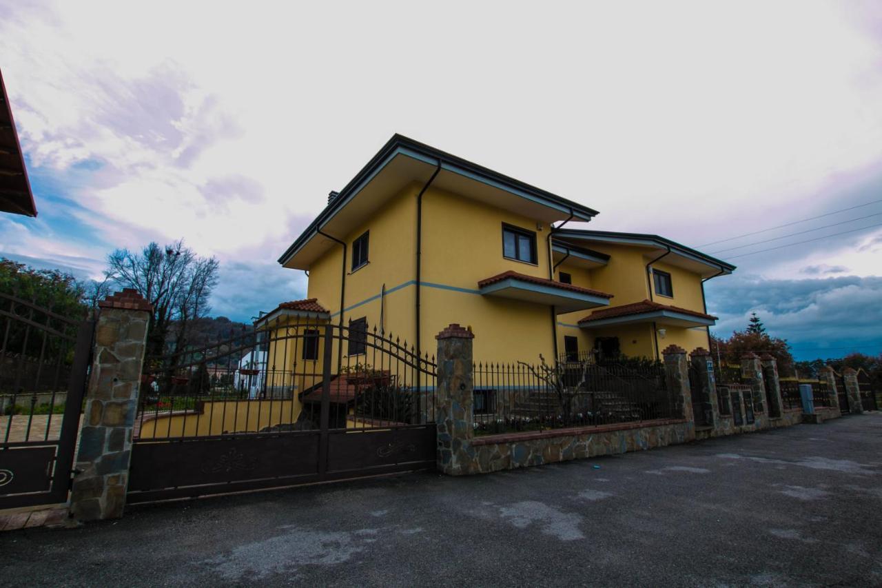 B&B La Casa Di Betty Albanella Exterior photo